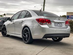 Holden Cruz on hussla shaz gloss black 1