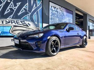 Toyota 86 with gloss black Hussla GT