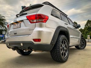 Jeep Grand cherokee on hussla stealth gloss black milled3